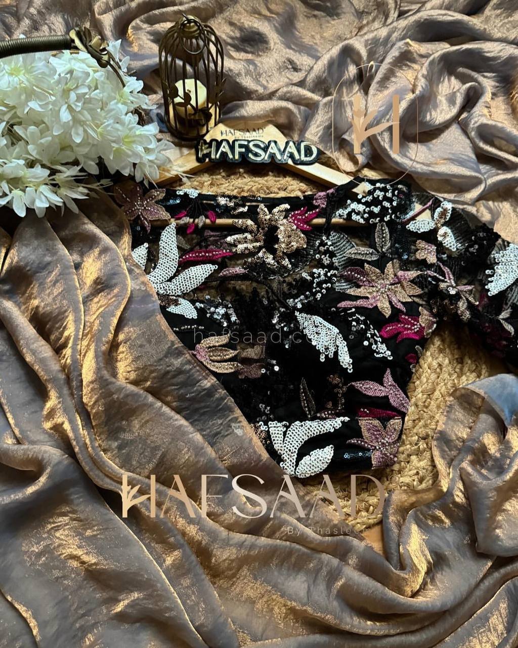 Women's Luxurious Shimmering Grey Organza Saree with Intricately Embroidered Blouse - Perfect for Festive & Evening Wear - Image 7